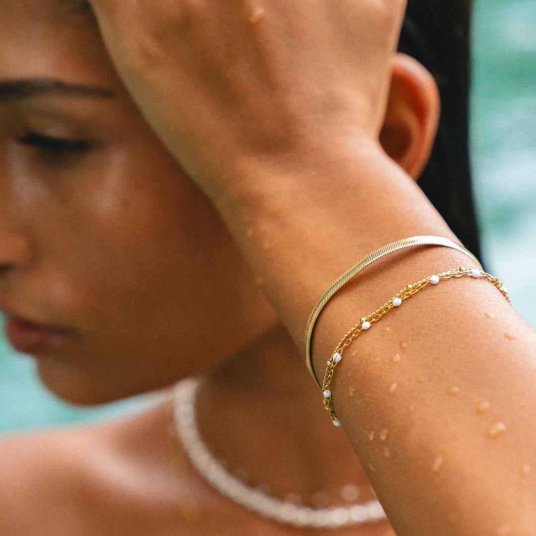 Pulsera doble de perlas blancas para mujer – Liora