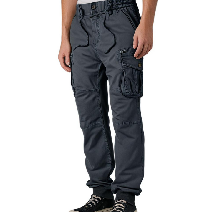 Dunkelgraue Cargo-Hose für Herren, elastischer Bund, Seitentaschen, Freizeitkleidung.