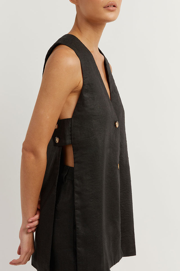 Women's summer set with sleeveless vest and high-waisted shorts – Sylvie