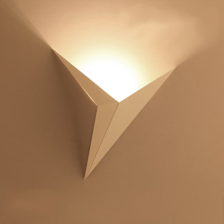 Modern Triangular Wall Lamp - TrigoLux