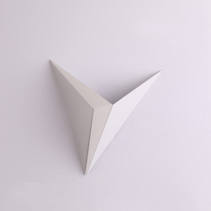 Modern Triangular Wall Lamp - TrigoLux