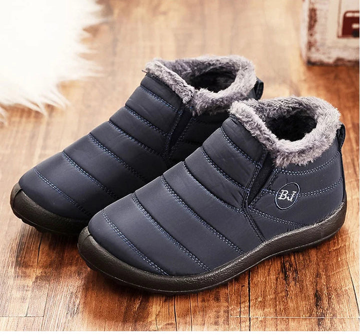 Snow slides | Warm and dry slippers