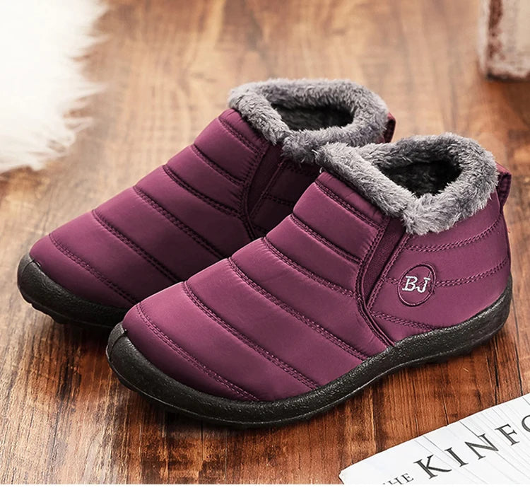 Snow slides | Warm and dry slippers