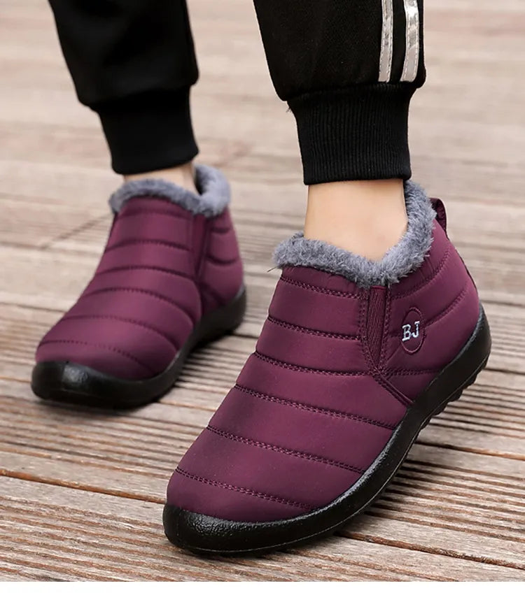 Snow slides | Warm and dry slippers