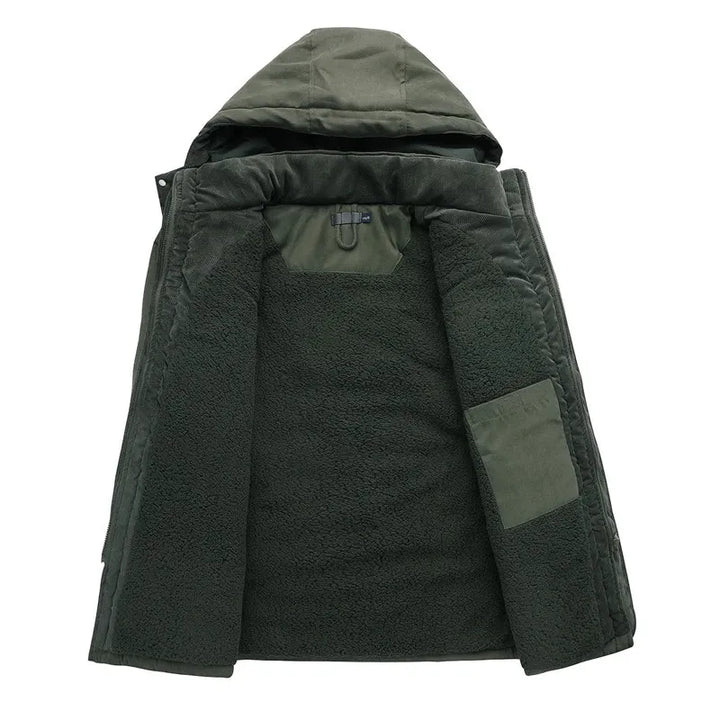 Military Parka | A sturdy jacket with warm and comfortable air