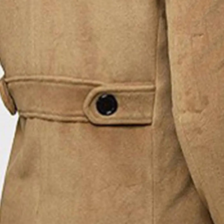 British trenchcoat | Vindafvisende jakke med dobbeltradet knaplukning
