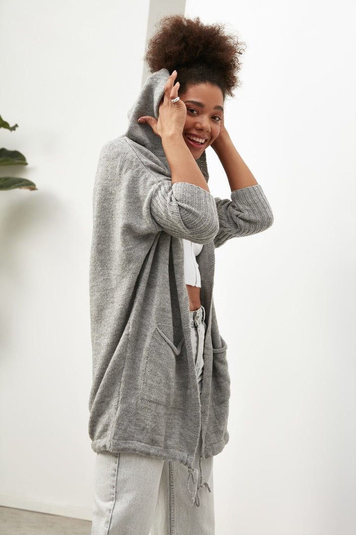 Emma lang strikkjakke | Myk og behagelig loungewear