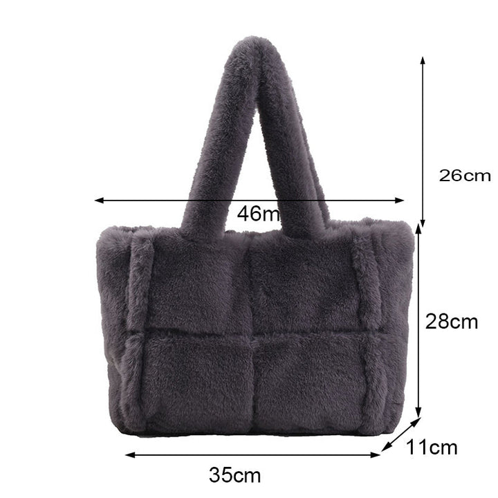 Pipa Plush Handbag | A Comfortable and Wintery Women's Bag